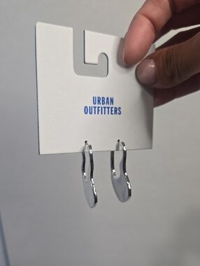 Urban Outfitters Silver Wavy Drop Earrings